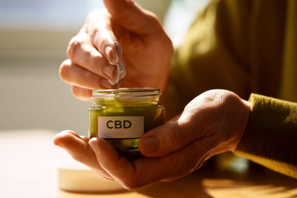 Oli e cosmetici biologici al CBD: tendenze e vantaggi per il pianeta