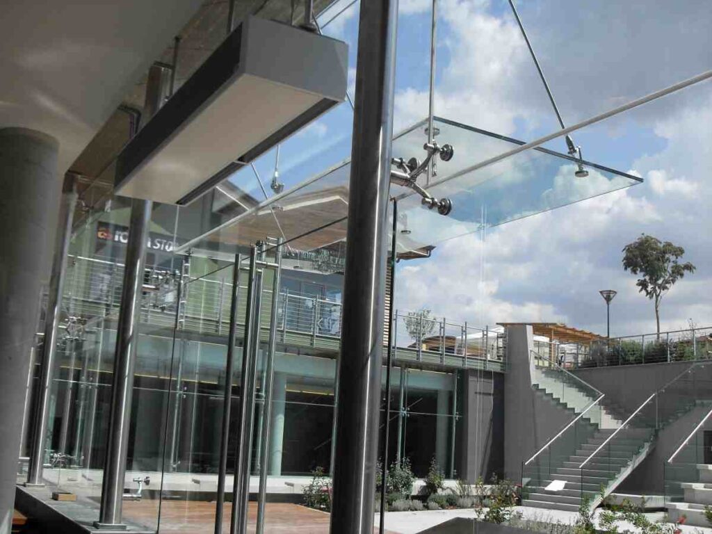 IL VETRO DIVENTA ENERGIA E AUMENTA IL VALORE DEGLI IMMOBILI (FINO A +80%): ECCO LA FOTOGRAFIA RESOLGLASS DI UN FUTURO GIÀ PRESENTE